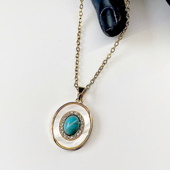 NEW Mother Of Pearl Pendant Necklace With Turquoise Stone - Picture 4 of 10